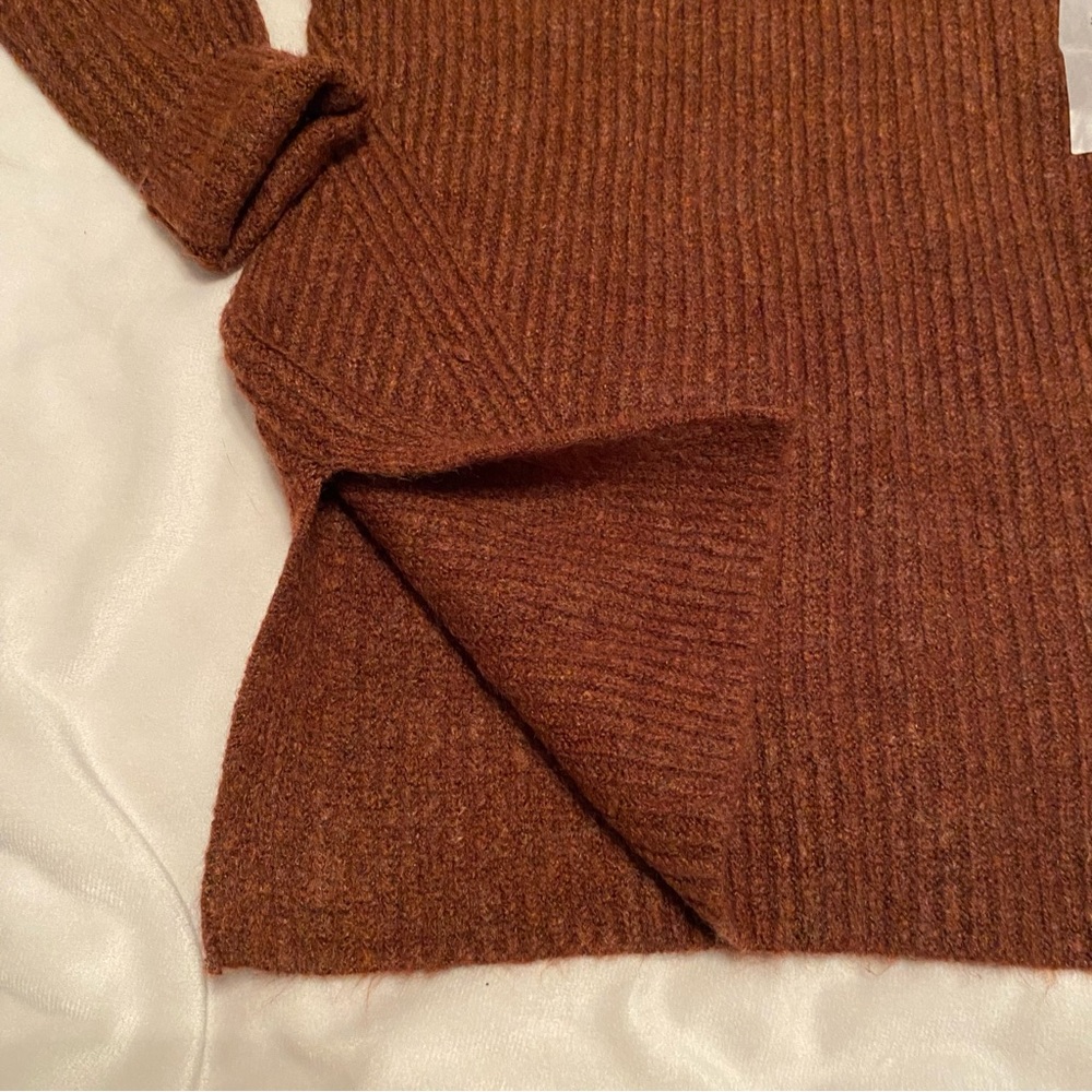 Sweater - Picture 4 of 5